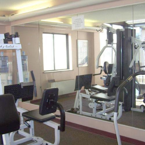 Super 8 By Wyndham Fort Scott Facilidades foto